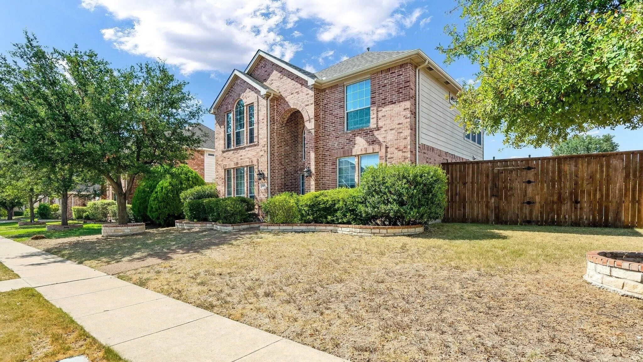 Front yard - 4305 Orchard Gate Ln