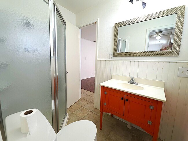 Building Photo - Spacious Country Home for Lease in Van, Texas!