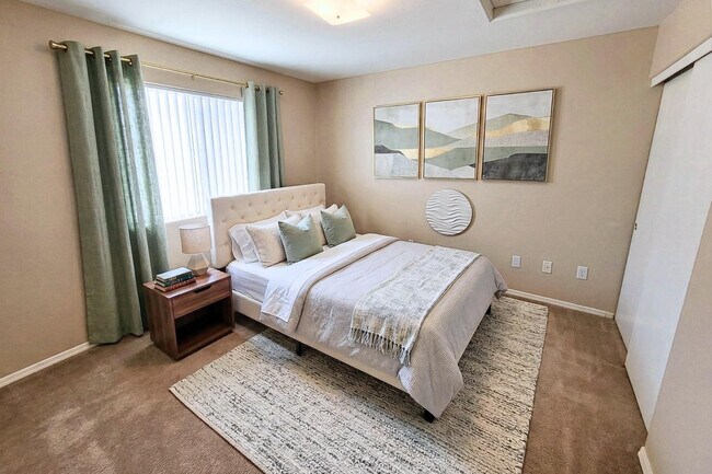 Building Photo - 15547 S Moon Valley Rd