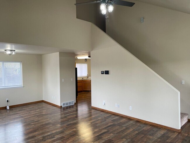 Building Photo - Beautiful 3 Bed 2.5 Bath Home in Milliken, Huge Corner Lot, Fenced Yard & Unfinished Basement