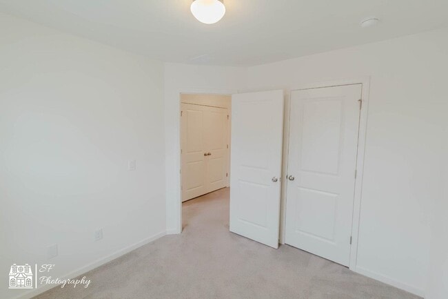 Building Photo - 305 Cherwell ct