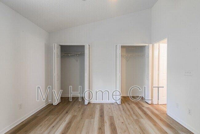Building Photo - 1766 Forest Side Ln