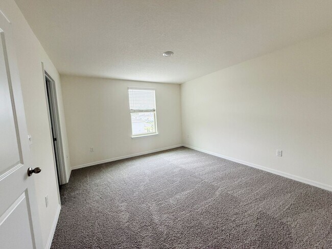 Building Photo - 16311 Lakelet Aly
