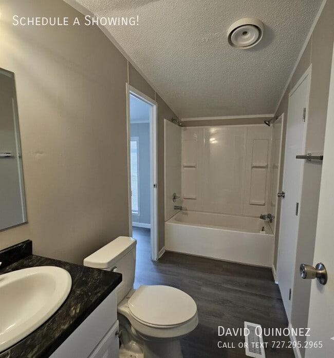 Building Photo - 5514 Kelso-