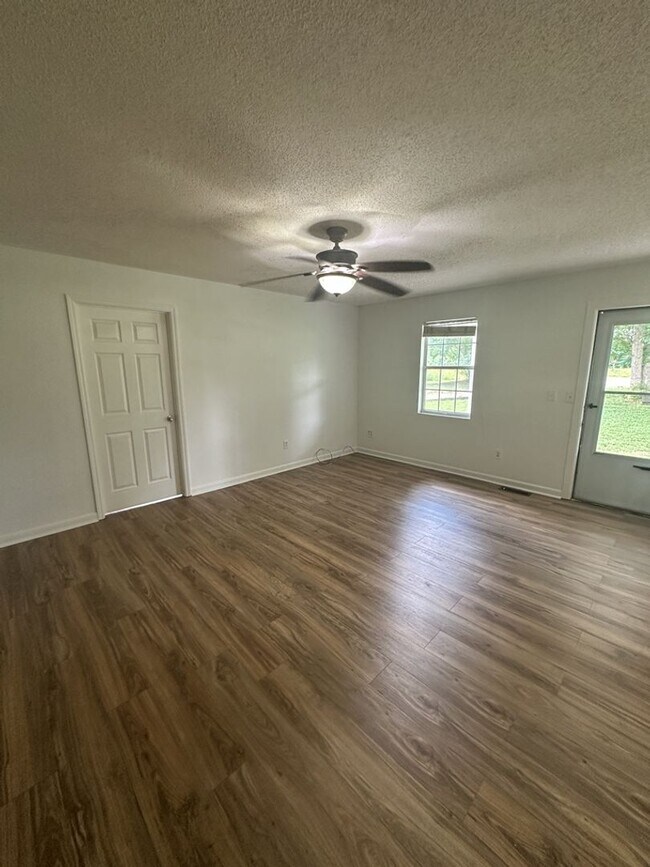 Building Photo - 6250 GA-136