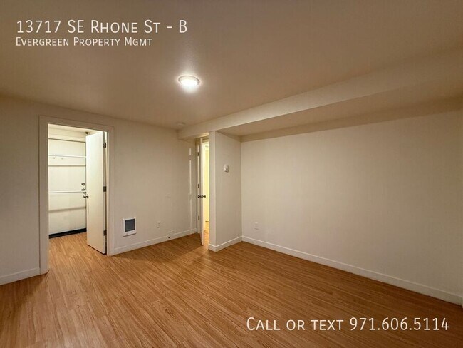 Building Photo - 13717 SE Rhone St