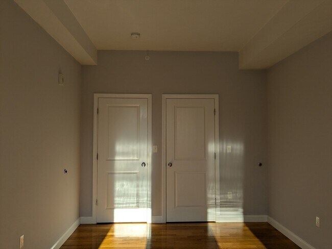 Building Photo - 8 Banton St