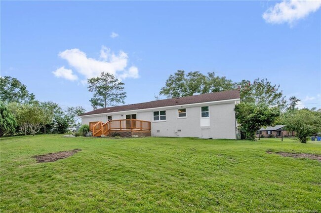 Building Photo - 604 Roundtree Dr