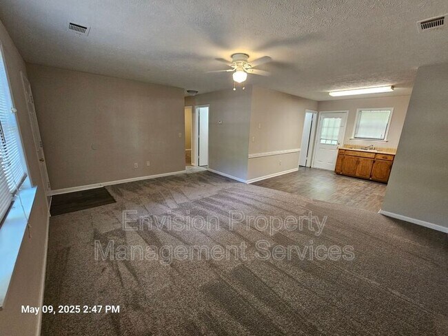 Building Photo - 111 Jay Ln