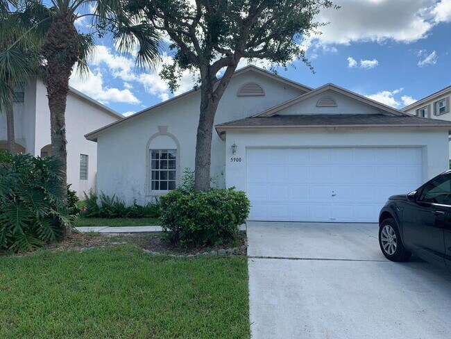 Building Photo - 5900 Azalea Cir