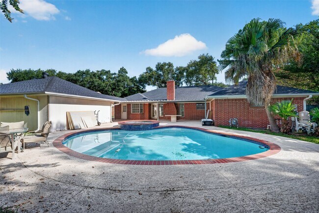 Building Photo - 3910 Chile Dr