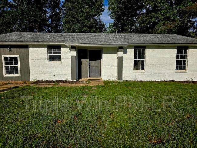 Primary Photo - 68 Meadowlark Dr