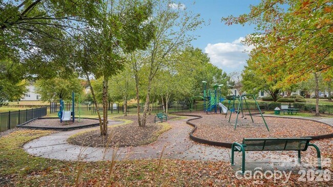 Building Photo - 16628 Summers Walk Blvd