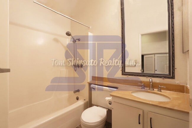 Building Photo - Townhouse at Mariner's Village 2