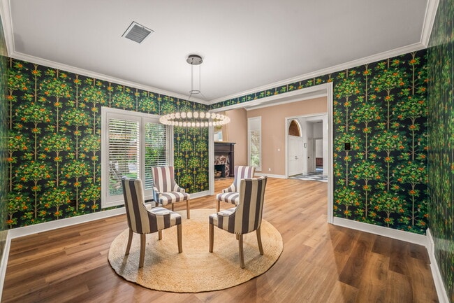 Building Photo - Luxury 5 Bed, 4.5 Bath, with Pool in Lakeridge!!!