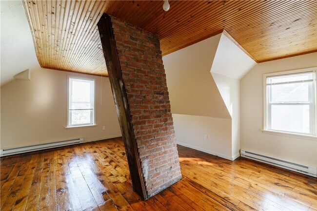 Building Photo - 42 Shepard St