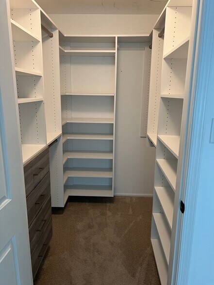Building Photo - 4307 Aberdeen Ln