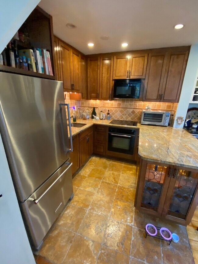 Building Photo - 52 E Springfield St