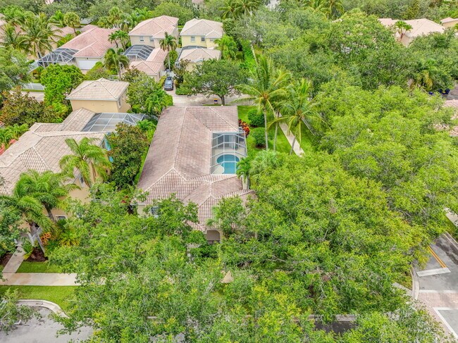 Building Photo - 121 Savona Dr