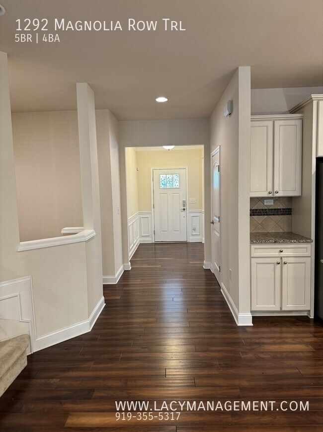 Building Photo - 1292 Magnolia Row Trail