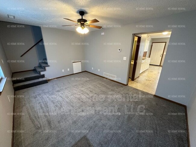 Building Photo - 502 Sky Vue Dr