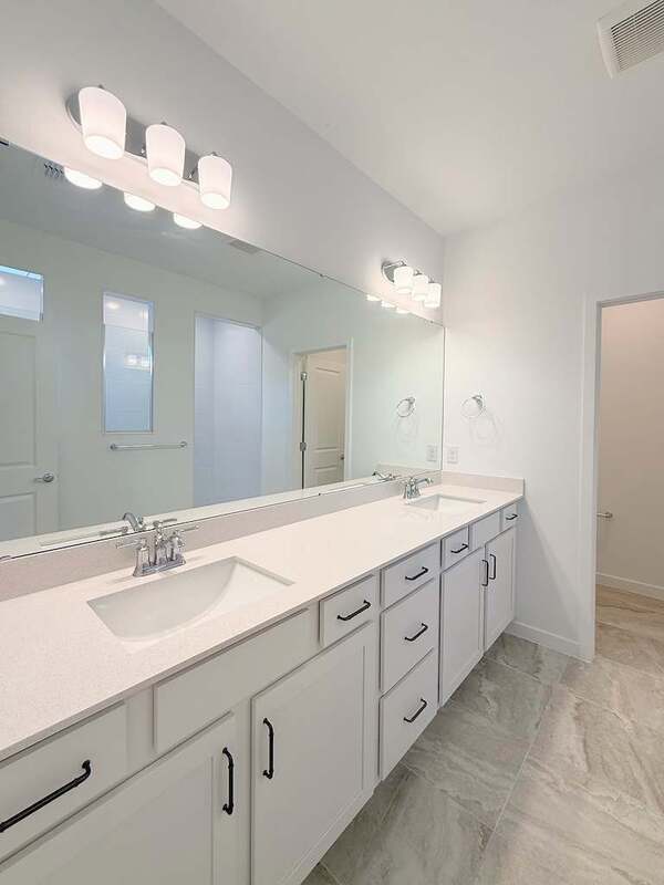 Building Photo - 12652 Glenn Crk Dr