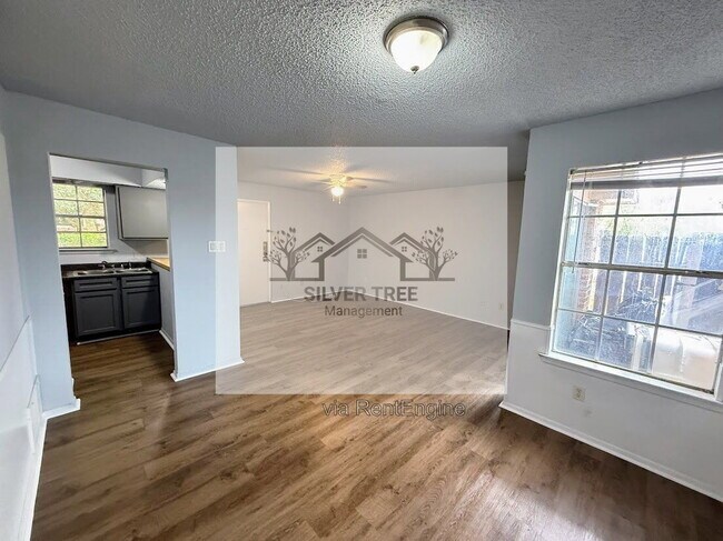 Building Photo - 4820 Wellesley Ave