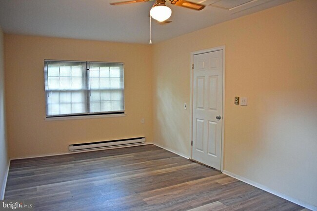 Building Photo - 118 Lexington Dr