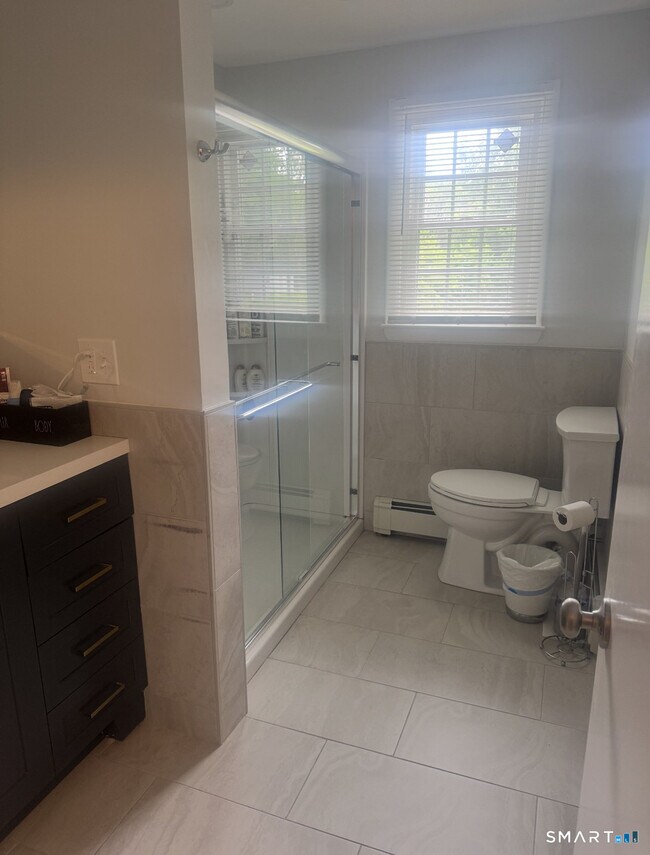 Building Photo - 131 Old Elm Rd