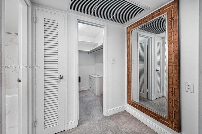 Building Photo - 5101 Collins Ave