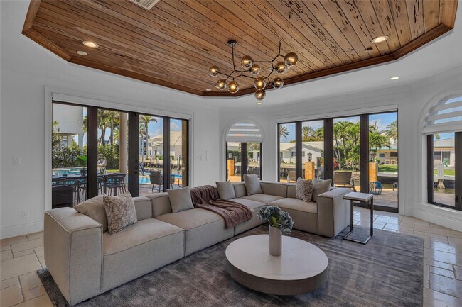 Building Photo - 1011 Rhodes Villa Ave