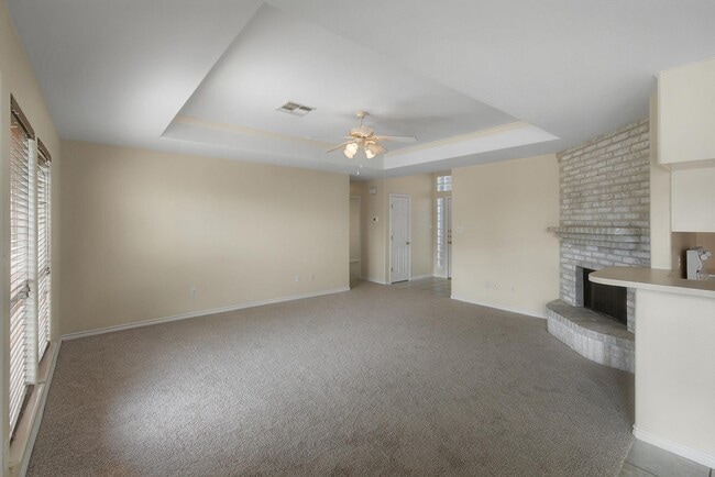 Building Photo - 15522 Dyna St