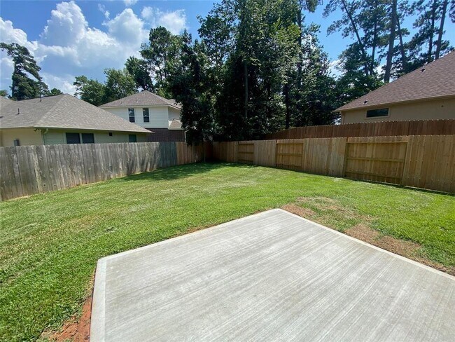 Building Photo - 13443 Greenbrier Dr