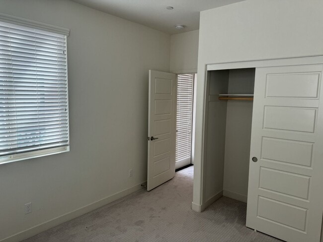 Building Photo - 233 Radial