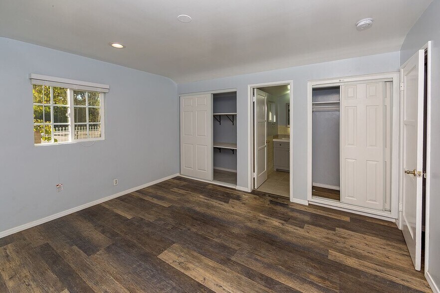 Building Photo - 5202 Woodman Ave