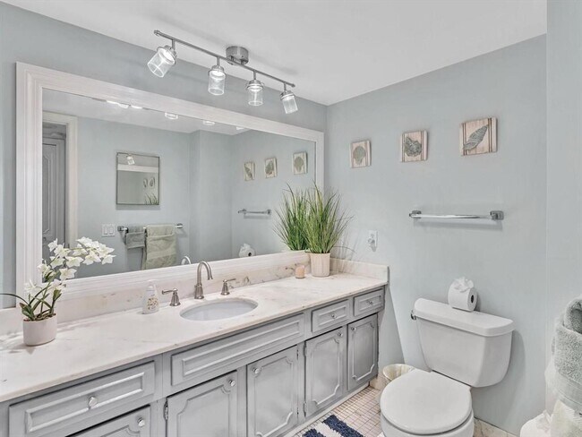 Building Photo - 5200 N Ocean Blvd