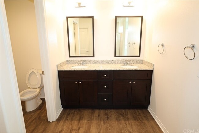 Building Photo - 1006 Peach Grv