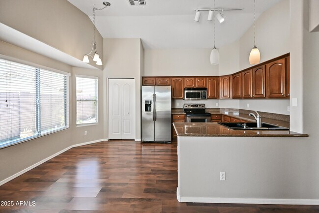 Building Photo - 16036 N 11th Ave