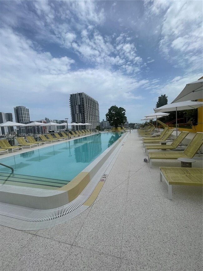 Building Photo - 90 NE 32nd St