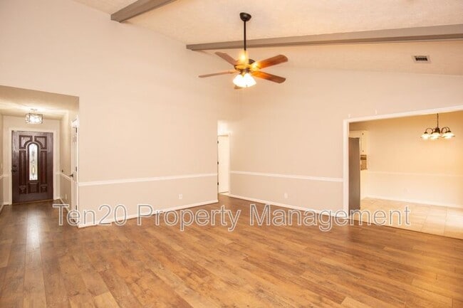 Building Photo - 7032 Robin's Nest Dr