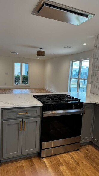 Building Photo - 964 Herndon St NW