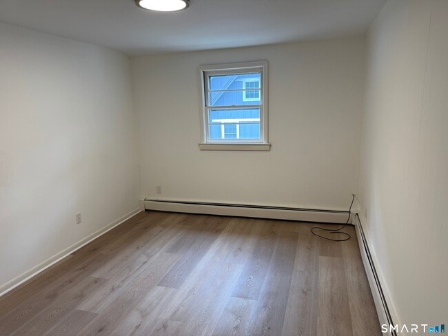 Building Photo - 17 Oenoke Pl
