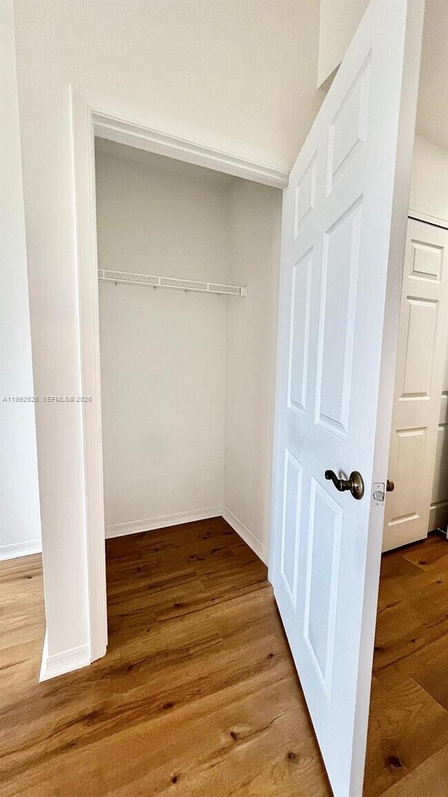 Building Photo - 1203 Town Center Dr