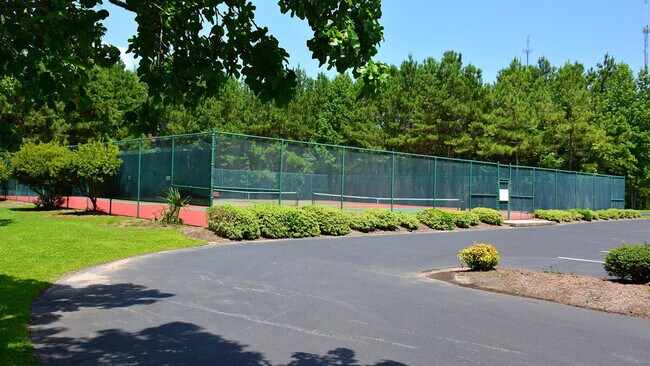 Building Photo - 342 Pinehurst Ln