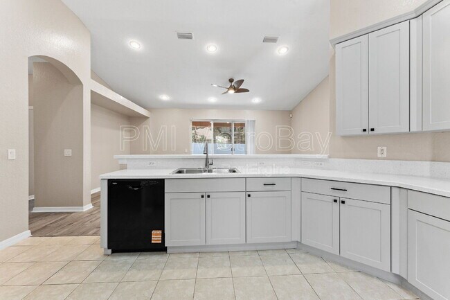 Building Photo - 11709 Holly Creek Dr