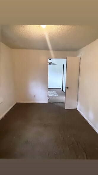 Building Photo - 1739 W Spruce St