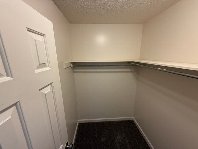 Building Photo - 9100 Parktop Ln NW