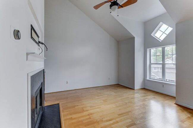 Building Photo - 501 Olmsted Park Pl