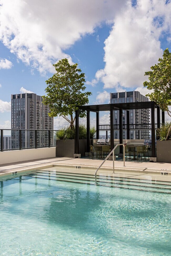 Building Photo - 11 NE 6th St