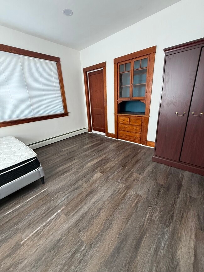 Building Photo - 170 Walker Hill Rd